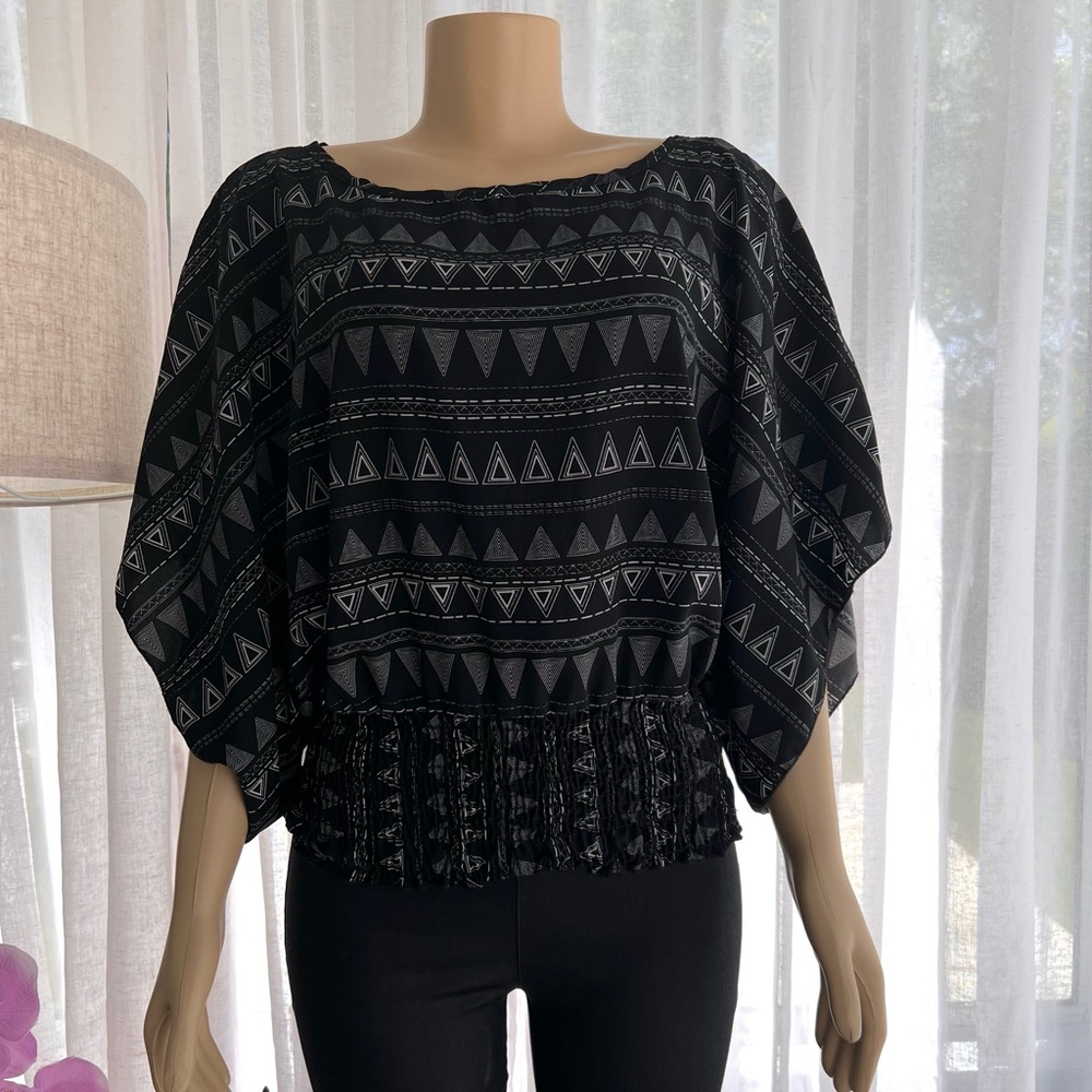 #Gal Boss Blouse Women's Size L Black Short Kimono Like Sleeve Round Neck Shirt